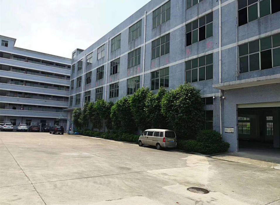 龍崗新生新出標(biāo)準(zhǔn)廠房一樓1200平可分租，400起分